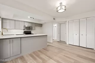 Photo #5: 6854439 Listing