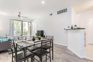 Photo #6: 6854462 Listing