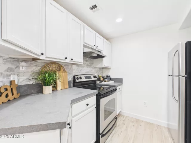 MLS: 6854652 Condo For Sale