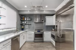 Photo #2: 6854688 Listing