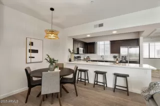 Photo #2: 6854699 Listing 