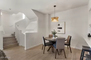 Photo #3: 6854699 Listing 