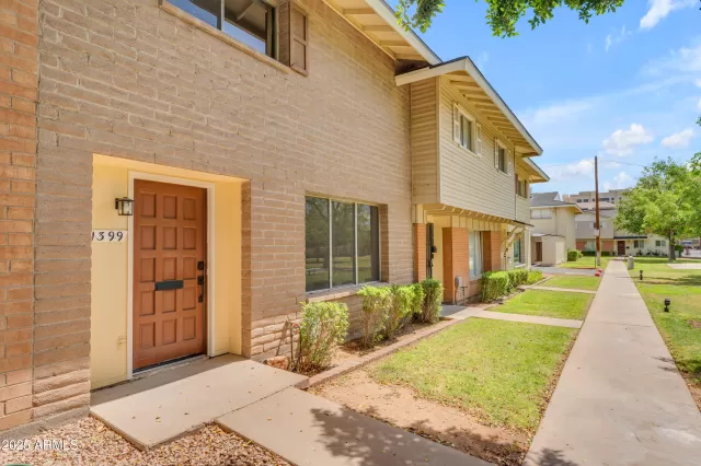 MLS: 6854948 Condo For Sale