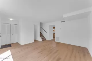 Photo #4: 6854948 Listing 