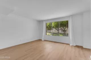 Photo #6: 6854948 Listing 