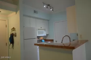 Photo #3: 6855143 Listing 