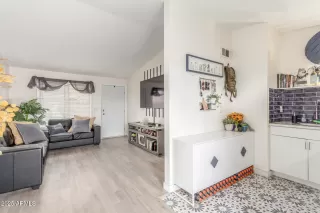 Photo #6: 6855254 Listing 