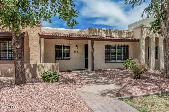 MLS: 6855418 Condo For Sale