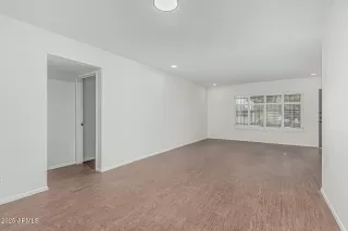 Photo #5: 6855418 Listing