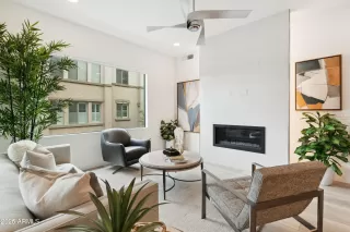 Photo #3: 6855419 Listing