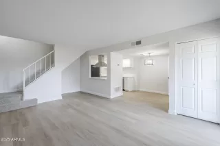 Photo #4: 6855792 Listing