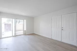 Photo #6: 6855792 Listing