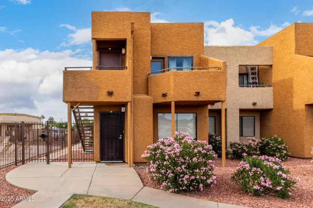 MLS: 6855833 Condo For Sale