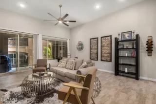 Photo #3: 6855922 Listing