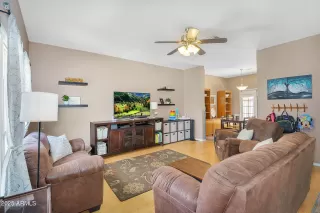 Photo #2: 6856241 Listing 