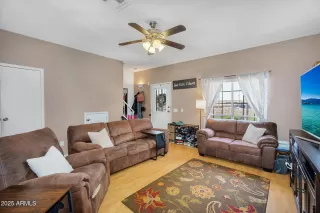 Photo #4: 6856241 Listing 