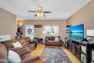 Photo #6: 6856241 Listing 