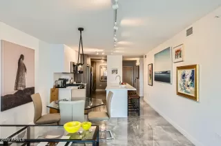 Photo #5: 6856274 Listing