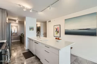 Photo #6: 6856274 Listing