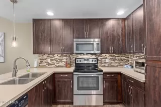 Photo #5: 6856294 Listing 