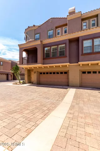 Photo #1: 6856365 Listing