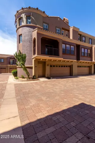 Photo #2: 6856365 Listing