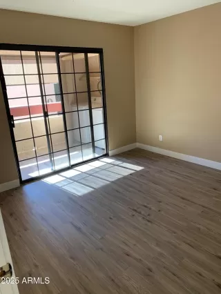 Photo #6: 6856442 Listing