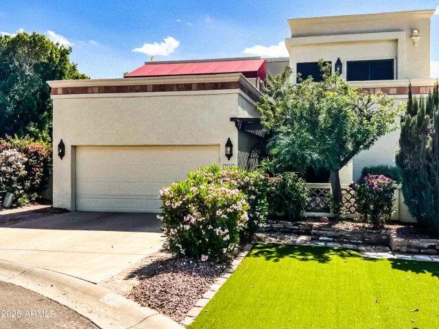 MLS: 6856449 Condo For Sale