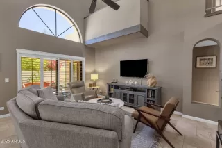 Photo #3: 6856449 Listing