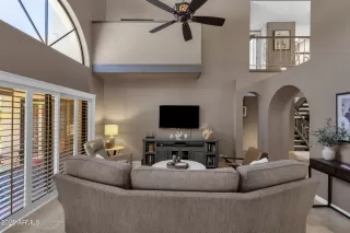 Photo #4: 6856449 Listing