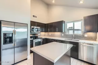 Photo #2: 6856612 Listing