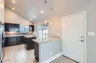 Photo #3: 6856612 Listing