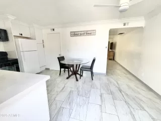 Photo #5: 6856753 Listing