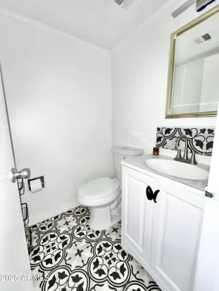 Photo #6: 6856753 Listing