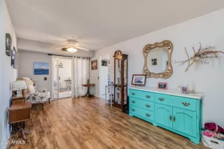 Photo #4: 6856815 Listing