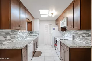 Photo #4: 6856844 Listing 