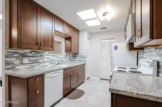 Photo #5: 6856844 Listing 