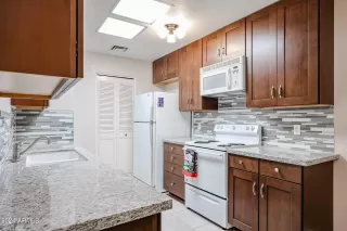 Photo #6: 6856844 Listing 