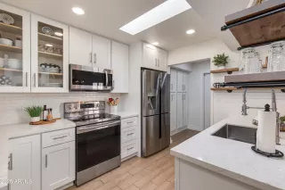 Photo #4: 6856991 Listing 