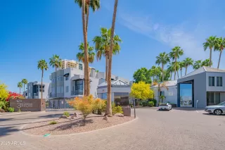 Photo #2: 6857116 Listing