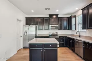 Photo #6: 6857138 Listing 