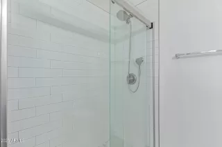 Photo #6: 6857199 Listing