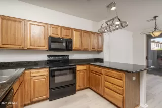 Photo #5: 6857256 Listing