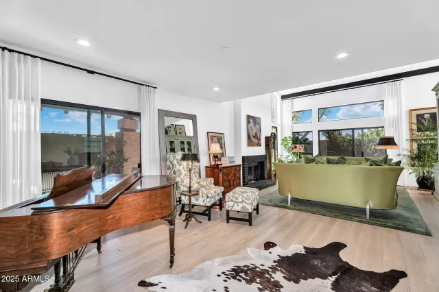 MLS: 6857490 Condo For Sale