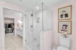 Photo #4: 6857490 Listing