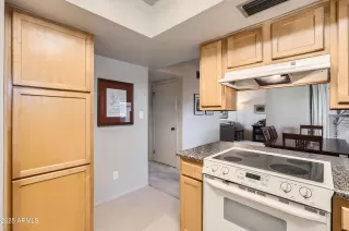 Photo #5: 6857500 Listing 