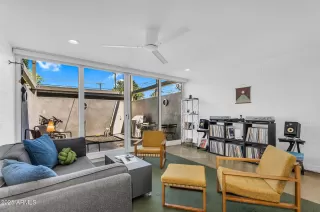 Photo #1: 6857521 Listing 