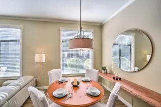 Photo #5: 6857554 Listing