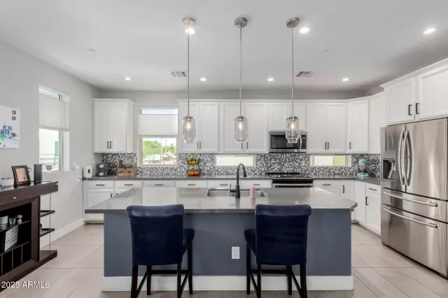 MLS: 6857604 Condo For Sale