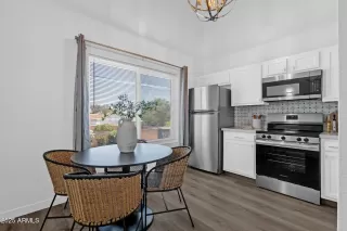 Photo #2: 6857606 Listing 